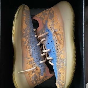 YEEZY 380 Blue oat UA